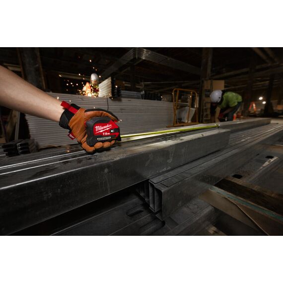 Рулетка с магнитом и подсветкой Milwaukee PREMIUM MAGNETIC GEN III LED 7.5m - 4932492469, Модель: PREMIUM MAGNETIC GEN III LED 7.5m, внеший вид, изображение 9