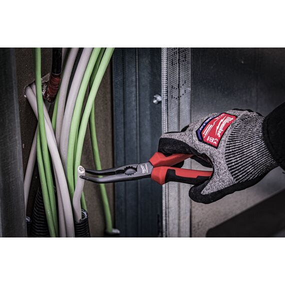 Длинногубцы изогнутые Milwaukee 45° LONG NOSE PLIER 205 MM - 4932492466, Модель: 45° LONG NOSE PLIER 205 MM, Длина (мм): 205, внеший вид, изображение 3