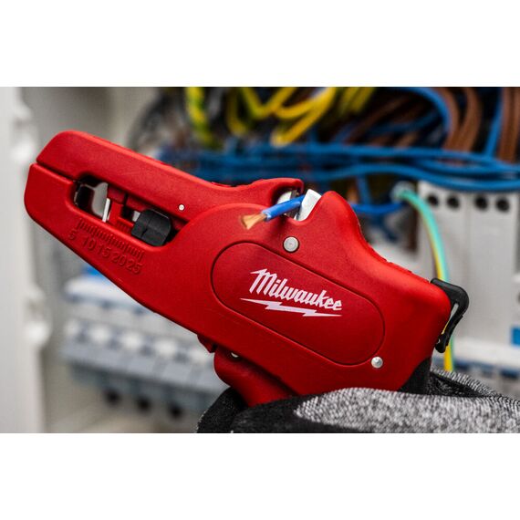 Стриппер Milwaukee AUTOMATIC WIRE STRIPPER - 4932498268, Модель: AUTOMATIC WIRE STRIPPER, фото, изображение 7 Стриппер Milwaukee AUTOMATIC WIRE STRIPPER - 4932498268, Модель: AUTOMATIC WIRE STRIPPER, внеший вид, изображение 7
