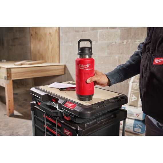 Термос Milwaukee PACKOUT BOTTLE 1065 ML CHUG LID RED - 4932493467, Модель: PACKOUT BOTTLE 1065 ML CHUG LID RED, внеший вид, изображение 8