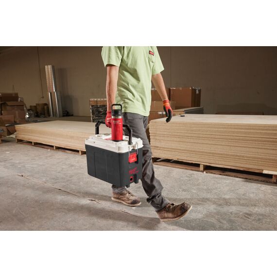 Термос Milwaukee PACKOUT BOTTLE 710 ML CHUG LID RED - 4932493465, Модель: PACKOUT BOTTLE 710 ML CHUG LID RED, внеший вид, изображение 7