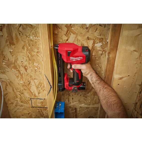 Аккумуляторный степлер Milwaukee M12 BCST-0 - 4933480488, внеший вид, изображение 7