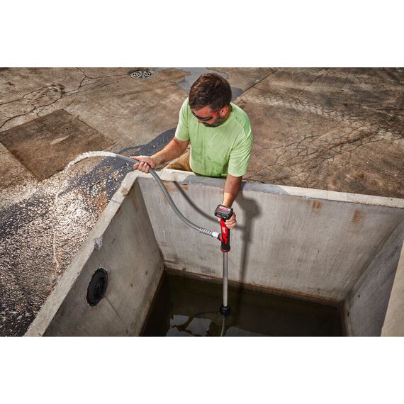 Аккумуляторный насос для перекачки воды Milwaukee M12 BSWP-0 - 4933479639, Модель: M12 BSWP-0, внеший вид, изображение 14