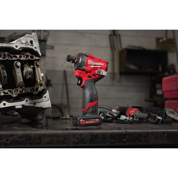 Аккумуляторный импульсный гайковерт Milwaukee M12 FCIWF38G3-0 - 4933493451, Модель: M12 FCIWF38G3-0, фото, изображение 17 Аккумуляторный импульсный гайковерт Milwaukee M12 FCIWF38G3-0 - 4933493451, Модель: M12 FCIWF38G3-0, внеший вид, изображение 17