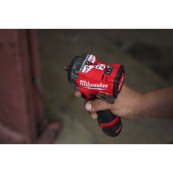 Аккумуляторный импульсный гайковерт Milwaukee M12 FCIWP12G3-0 - 4933493457, Модель: M12 FCIWP12G3-0, внеший вид, изображение 2
