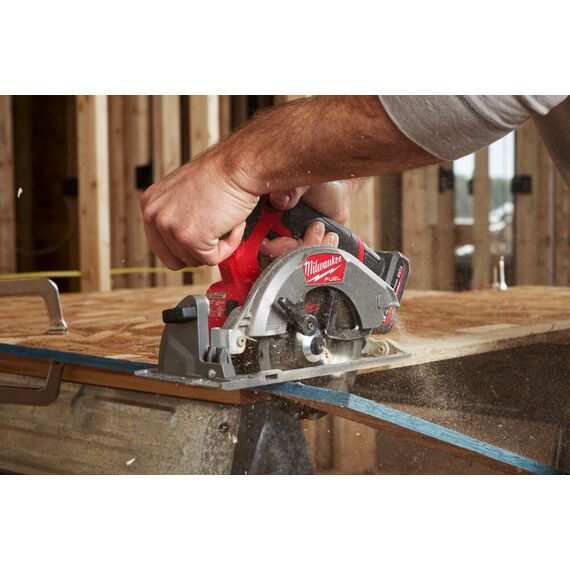 Аккумуляторная циркулярная пила по дереву и пластику Milwaukee M12 FCS442-502X - 4933493489, Диаметр диска (мм): 140, Посадочный диаметр (мм): 20, Модель: M12 FCS442-502X, внеший вид, изображение 10