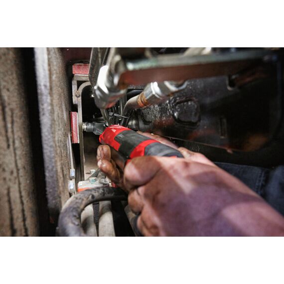 Аккумуляторная сквозная трещотка Milwaukee M12 FPTR-202X - 4933499411, Модель: M12 FPTR-202X, фото, изображение 13 Аккумуляторная сквозная трещотка Milwaukee M12 FPTR-202X - 4933499411, Модель: M12 FPTR-202X, внеший вид, изображение 13