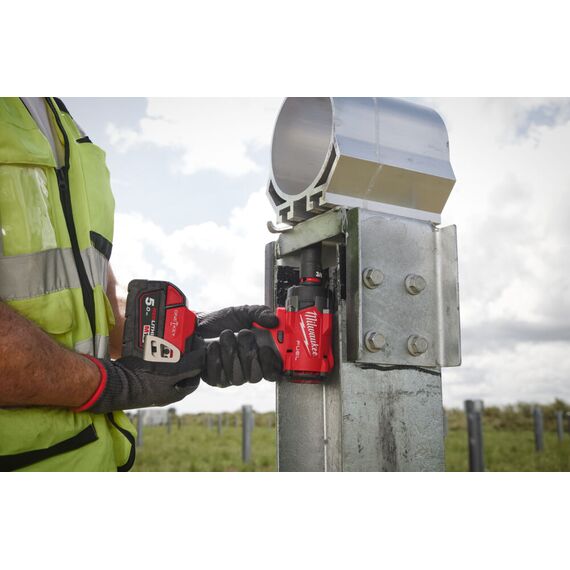 Аккумуляторный импульсный гайковерт Milwaukee M18 ONEFIW2FC12-0X - 4933493412, Модель: M18 ONEFIW2FC12-0X, внеший вид, изображение 9
