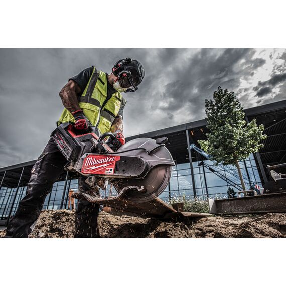 Отрезная машина - бетонорез Milwaukee MXF COS350G2-0 - 4933480478, Диаметр диска (мм): 350, Посадочный диаметр (мм): 20/25,4, Модель: MXF COS350G2-0, внеший вид, изображение 4