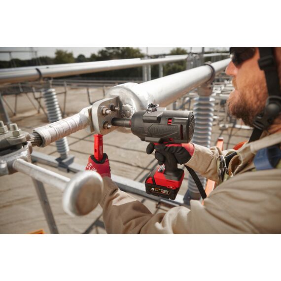 Резиновый чехол для гайковерта Milwaukee RUBBER SLEEVE FOR M18 ONEFMTIW2FC12 - 4932498144, Модель: RUBBER SLEEVE FOR M18 ONEFMTIW2FC12, внеший вид, изображение 4