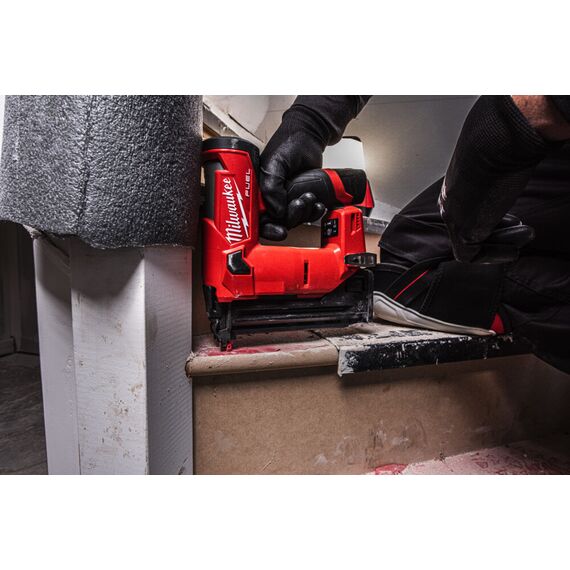 Аккумуляторный гвоздезабиватель Milwaukee M12 FCN18GS-202X - 4933493355, Модель: M12 FCN18GS-202X, внеший вид, изображение 9