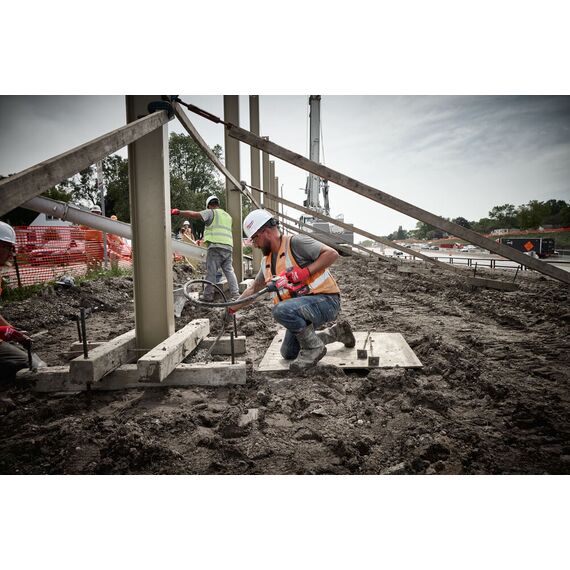 Аккумуляторный вибратор для бетона Milwaukee M18 FCVN24-551 - 4933479600, Модель: M18 FCVN24-551, внеший вид, изображение 8