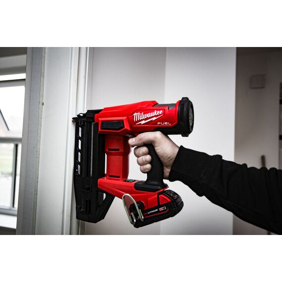 Аккумуляторный гвоздезабиватель Milwaukee M18 FN16GS-0X - 4933493353, внеший вид, изображение 4