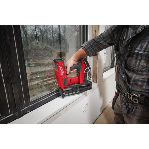 Аккумуляторный гвоздезабиватель Milwaukee M18 FN16GS-0X - 4933493353, внеший вид, изображение 11
