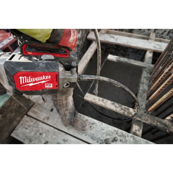 Аккумуляторный кейсовый вибратор для бетона Milwaukee MXF CVBC-0 - 4933479607, Модель: MXF CVBC-0, внеший вид, изображение 19