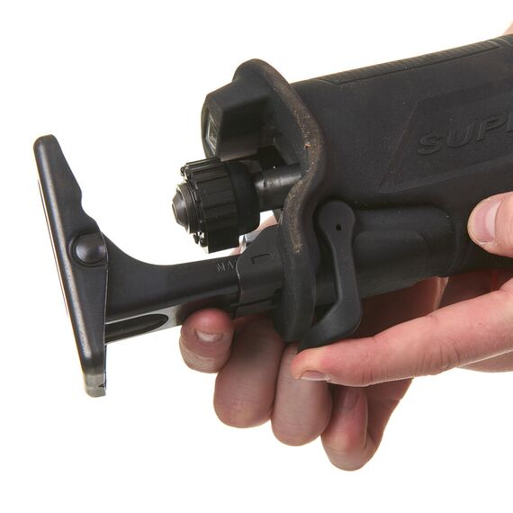 Аккумуляторная сабельная пила Milwaukee M18 FSX-801C - 4933499177, Модель: M18 FSX-801C, фото, изображение 7 Аккумуляторная сабельная пила Milwaukee M18 FSX-801C - 4933499177, Модель: M18 FSX-801C, внеший вид, изображение 7