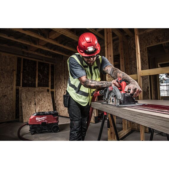 Аккумуляторная циркулярная пила по дереву и пластику Milwaukee M18 FCS66GR3-0 - 4933493491, Диаметр диска (мм): 190, Посадочный диаметр (мм): 30, Модель: M18 FCS66GR3-0, фото, изображение 2 Аккумуляторная циркулярная пила по дереву и пластику Milwaukee M18 FCS66GR3-0 - 4933493491, Диаметр диска (мм): 190, Посадочный диаметр (мм): 30, Модель: M18 FCS66GR3-0, внеший вид, изображение 2