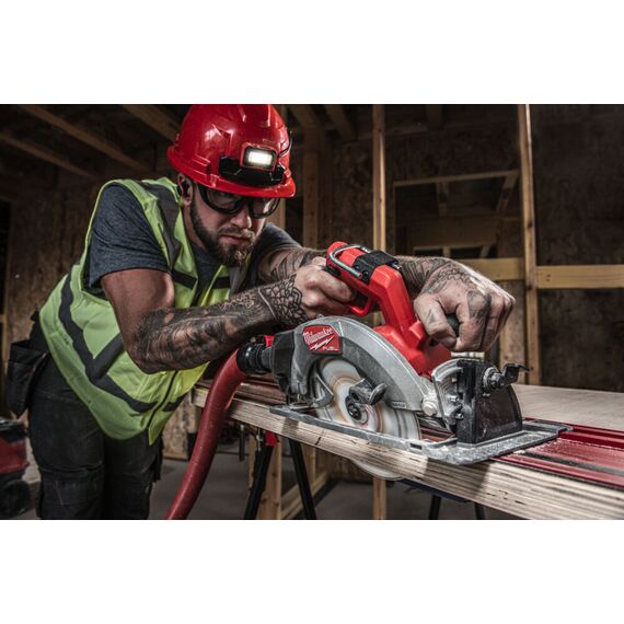 Аккумуляторная циркулярная пила по дереву и пластику Milwaukee M18 FCS66GR3-121C - 4933493492, Диаметр диска (мм): 190, Посадочный диаметр (мм): 30, Модель: M18 FCS66GR3-121C, фото, изображение 3 Аккумуляторная циркулярная пила по дереву и пластику Milwaukee M18 FCS66GR3-121C - 4933493492, Диаметр диска (мм): 190, Посадочный диаметр (мм): 30, Модель: M18 FCS66GR3-121C, внеший вид, изображение 3