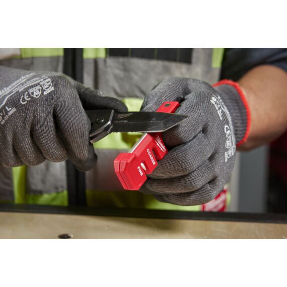 Точилка компактная для ножей Milwaukee COMPACT KNIFE SHARPENER - 4932478562, внеший вид, изображение 10