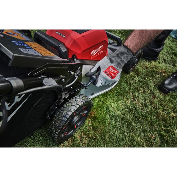 Аккумуляторная самоходная газонокосилка Milwaukee M18 F2LM46-802-II - 4933499215, Модель: M18 F2LM46-802-II, внеший вид, изображение 5