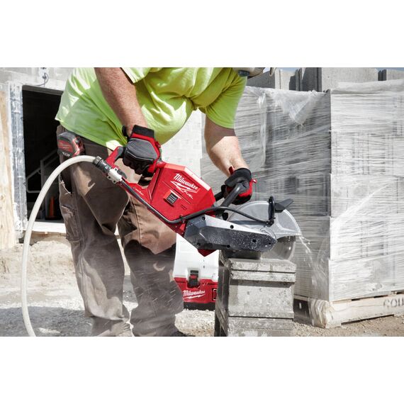 Отрезная машина - бетонорез Milwaukee M18 FCOS230-121-II - 4933499175, Модель: M18 FCOS230-121-II, внеший вид, изображение 9