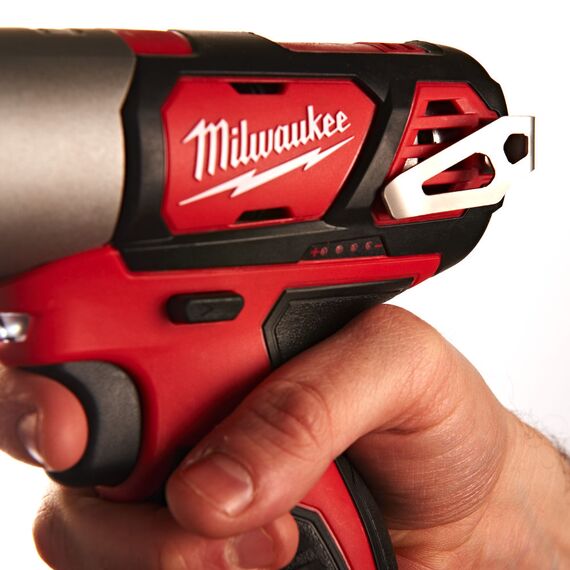 Аккумуляторный импульсный винтоверт Milwaukee M12 BID-202C - 4933443895, фото, изображение 6 Аккумуляторный импульсный винтоверт Milwaukee M12 BID-202C - 4933443895, внеший вид, изображение 6
