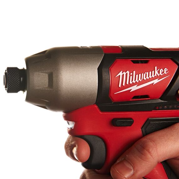 Аккумуляторный импульсный винтоверт Milwaukee M12 BID-202C - 4933443895, фото, изображение 8 Аккумуляторный импульсный винтоверт Milwaukee M12 BID-202C - 4933443895, внеший вид, изображение 8