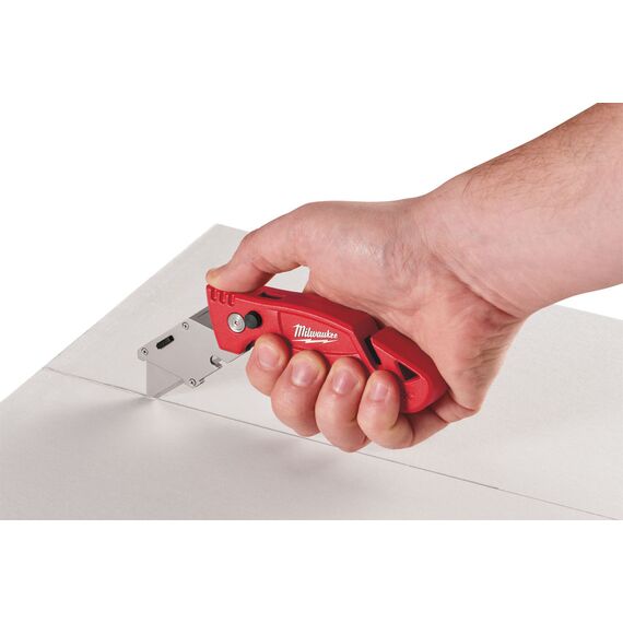 Многофункциональный складной нож со сменными лезвиями Milwaukee FASTBACK™ FLIP UTILITY KNIFE WITH BLADE STORAGE с отсеком для хранения лезвий - 48221903, внеший вид, изображение 2