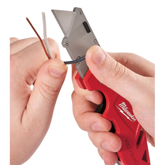 Многофункциональный складной нож со сменными лезвиями Milwaukee FASTBACK™ FLIP UTILITY KNIFE WITH BLADE STORAGE с отсеком для хранения лезвий - 48221903, внеший вид, изображение 10