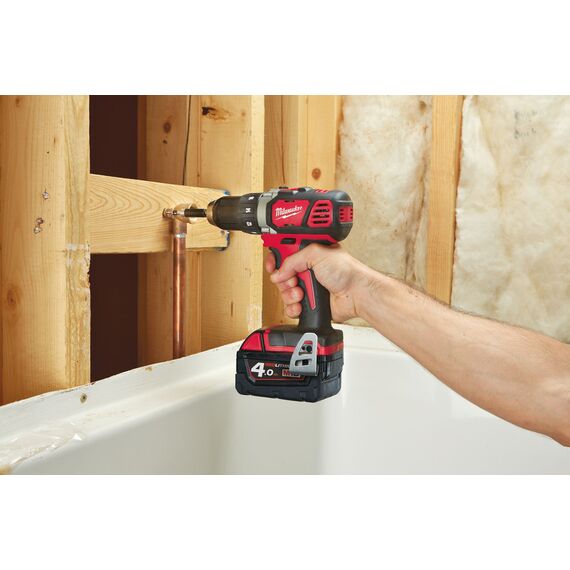 Аккумуляторная дрель-шуруповерт Milwaukee M18 BDD-402C - 4933443565, Модель: M18 BDD-402C, фото, изображение 6 Аккумуляторная дрель-шуруповерт Milwaukee M18 BDD-402C - 4933443565, Модель: M18 BDD-402C, внеший вид, изображение 6