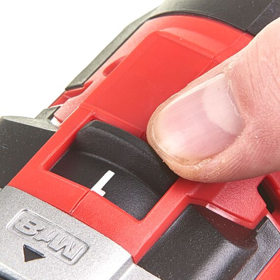 Аккумуляторная дрель-шуруповерт Milwaukee M18 CBLDD-402C - 4933464539, Модель: M18 CBLDD-402C, фото, изображение 8 Аккумуляторная дрель-шуруповерт Milwaukee M18 CBLDD-402C - 4933464539, Модель: M18 CBLDD-402C, внеший вид, изображение 8