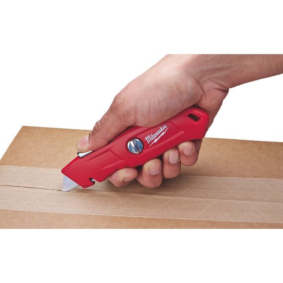 Выдвижной самовозвращающийся нож Milwaukee SELF-RETRACTING SAFETY KNIFE - 48221915, фото, изображение 3 Выдвижной самовозвращающийся нож Milwaukee SELF-RETRACTING SAFETY KNIFE - 48221915, внеший вид, изображение 3