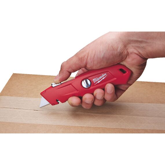 Выдвижной самовозвращающийся нож Milwaukee SELF-RETRACTING SAFETY KNIFE - 48221915, фото, изображение 4 Выдвижной самовозвращающийся нож Milwaukee SELF-RETRACTING SAFETY KNIFE - 48221915, внеший вид, изображение 4