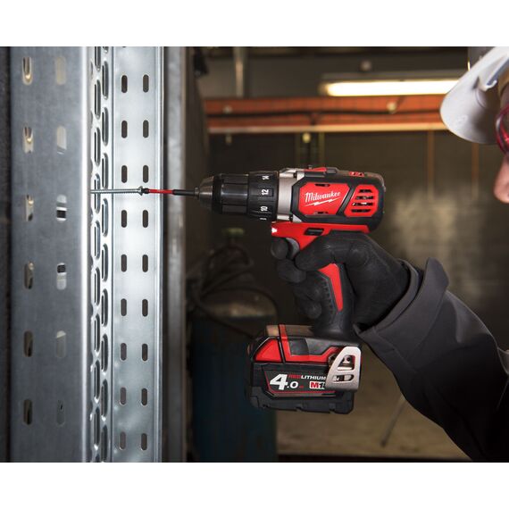 Аккумуляторная дрель-шуруповерт Milwaukee M18 BDD-402C - 4933443565, Модель: M18 BDD-402C, фото, изображение 9 Аккумуляторная дрель-шуруповерт Milwaukee M18 BDD-402C - 4933443565, Модель: M18 BDD-402C, внеший вид, изображение 9