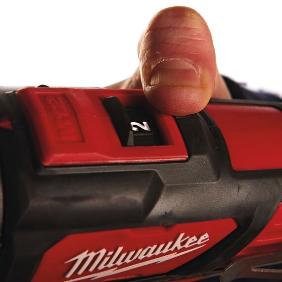 Аккумуляторная ударная дрель-шуруповерт Milwaukee M12 BPD-202C - 4933441940, Модель: M12 BPD-202C, внеший вид, изображение 9