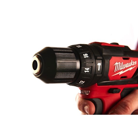Аккумуляторная ударная дрель-шуруповерт Milwaukee M12 BPD-202C - 4933441940, Модель: M12 BPD-202C, внеший вид, изображение 4