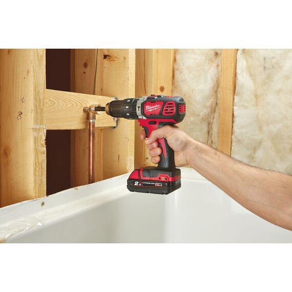 Аккумуляторная ударная дрель-шуруповерт Milwaukee M18 BPD-202C - 4933443515, Модель: M18 BPD-202C, внеший вид, изображение 6