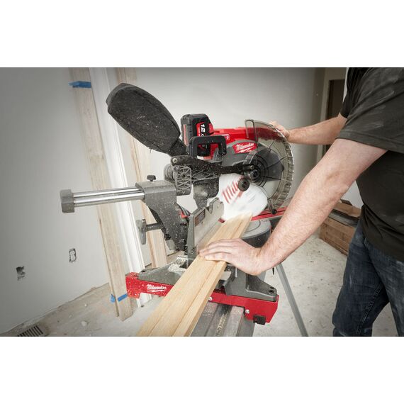 Аккумуляторная торцовочная пила Milwaukee M18 FMS305-121 - 4933471122, Модель: M18 FMS305-121, внеший вид, изображение 7